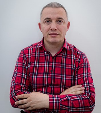Dr. Dejan Milenković